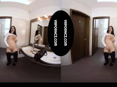 VR – Meeting in bathroom